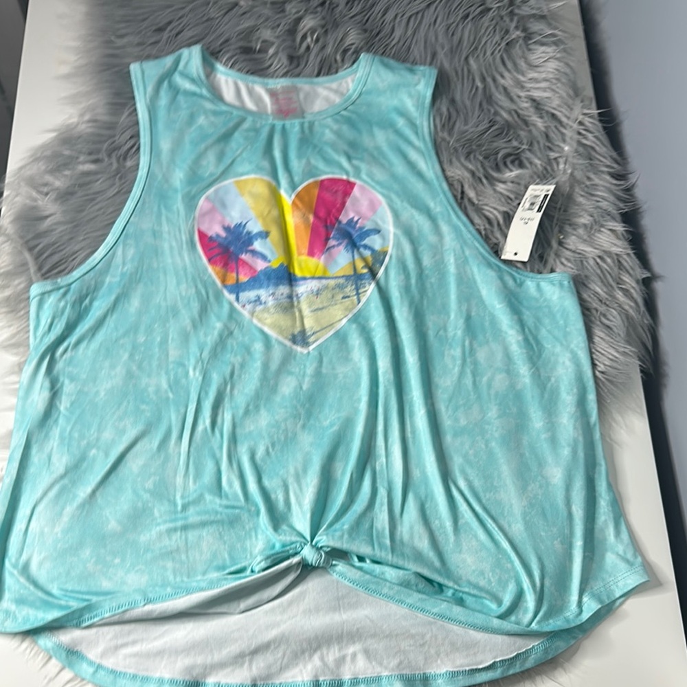 No Boundaries Ladies Juniors  Sleeveless Tops Aqua Tank Top with Heart Graphic